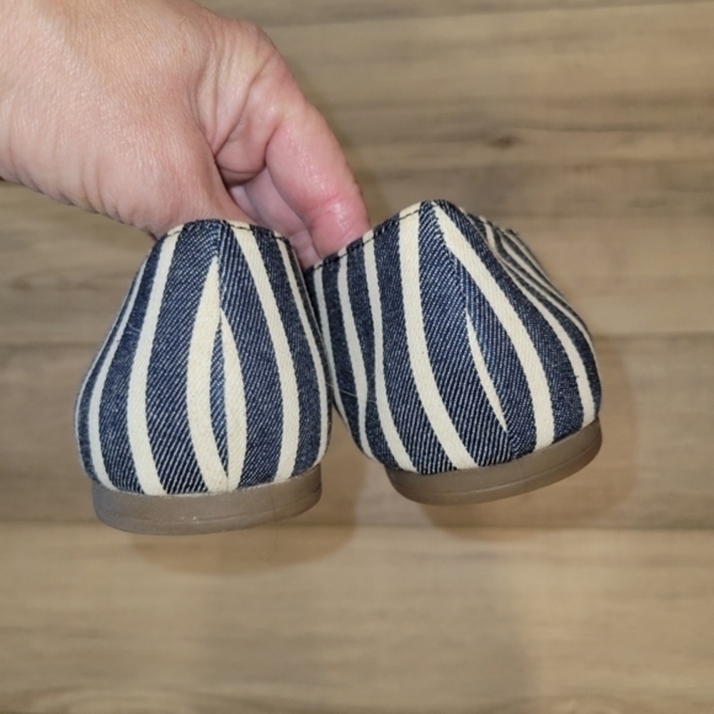 NWOT TALBOTS STRIPED  POINTED TOE FLATS - Picture 5 of 8